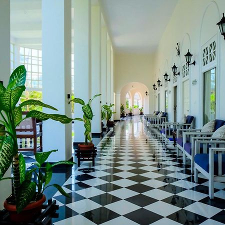 Chanakya Bnr Hotel Puri Exterior foto