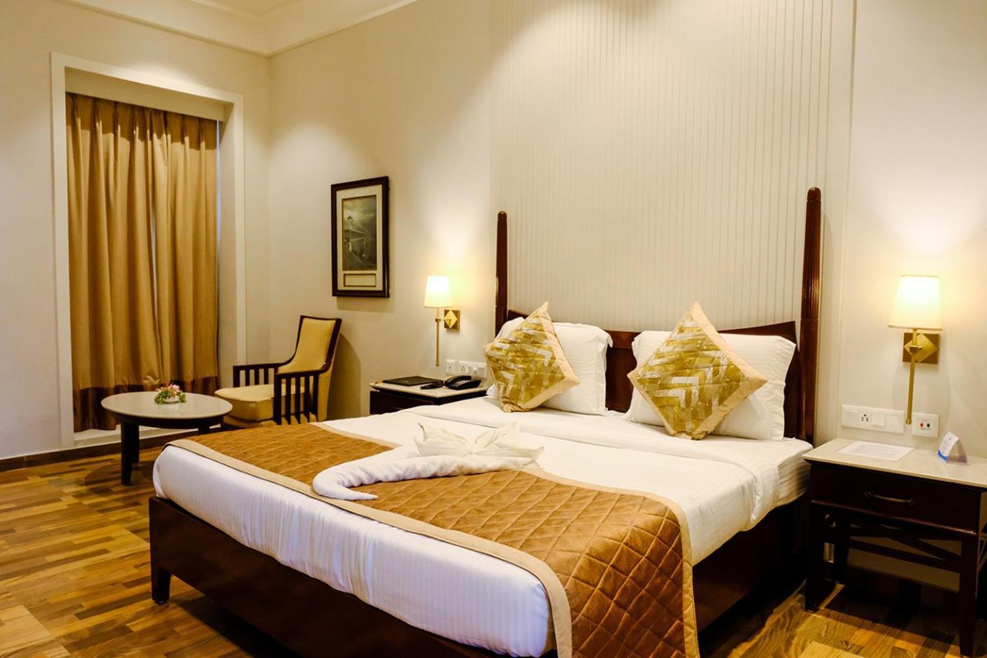 Chanakya Bnr Hotel Puri Exterior foto